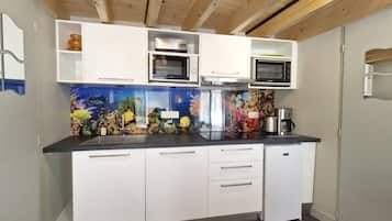 Fridge, microwave, dishwasher, toaster