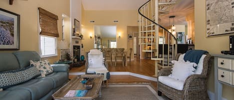 Fernseher, DVD-Player, Bücher