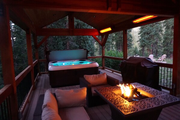 Terrace/patio - Mountain Retreat with Amazing Hot Tub and Outdoor Patio Area! (Breckenridge)