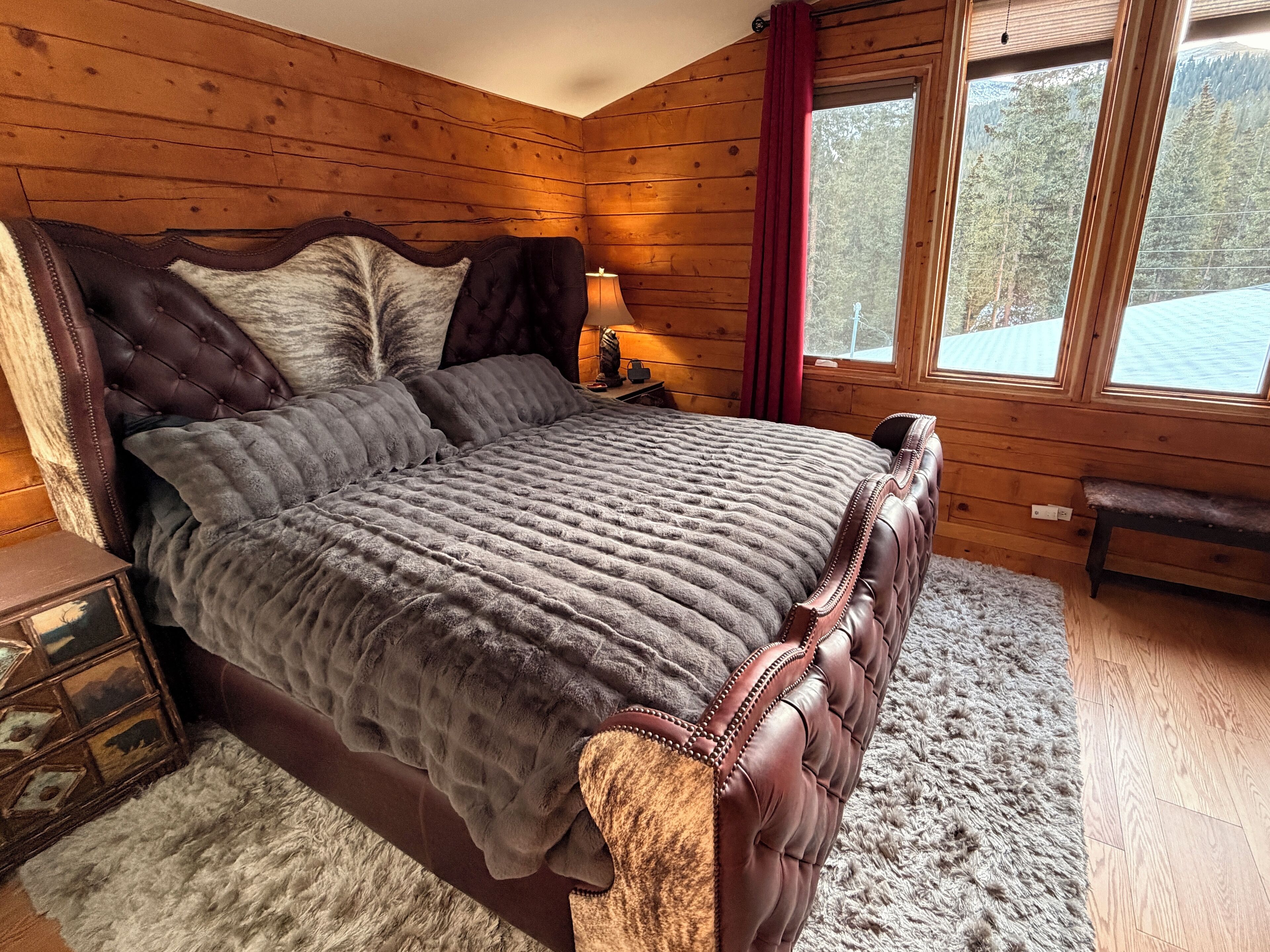 4 Schlafzimmer, Schreibtisch, Reisekinderbett, WLAN
