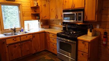 冰箱、微波炉、烤箱、炉灶