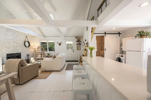 Cozy & Serene Cabin with Fireplace, Ski Nearby!