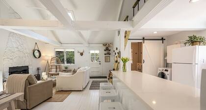 Cozy & Serene Cabin with Fireplace, Ski Nearby!