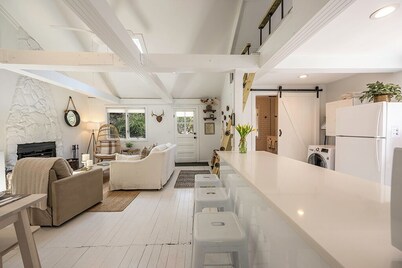 Cozy & Serene Cabin with Fireplace, Ski Nearby!