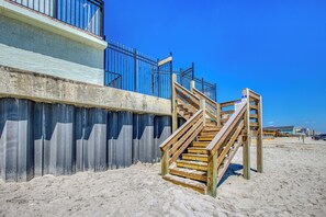 Property grounds - Ocean View with a beachfront pool at Ocean Trillium Condo ~ #203 (New Smyrna Beach)
