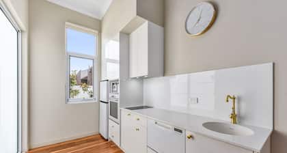 Aloha Central Platinum Apartments