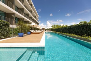 Piscine couverte, piscine extérieure (ouverte en saison)