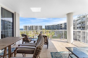 Outdoor dining - Destin West Heron 509 ~ Beach Paradise ~ Overlooking the Lazy River (Fort Walton Beach)