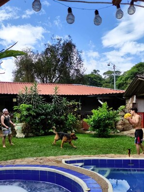 2 outdoor pools