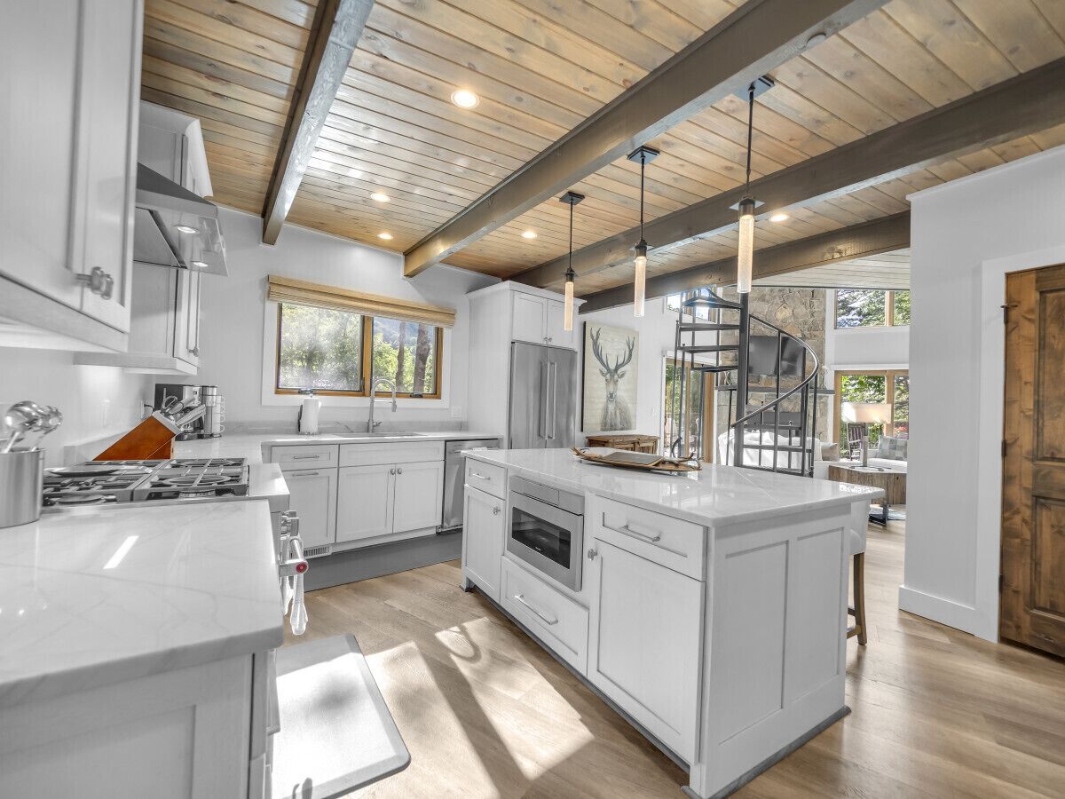 Frigorífic, microones, forn i placa de cuina 