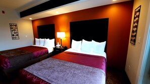 Double Room | In-room safe, desk, laptop workspace, blackout drapes - Stonebrook Lodge Cherokee (Cherokee)