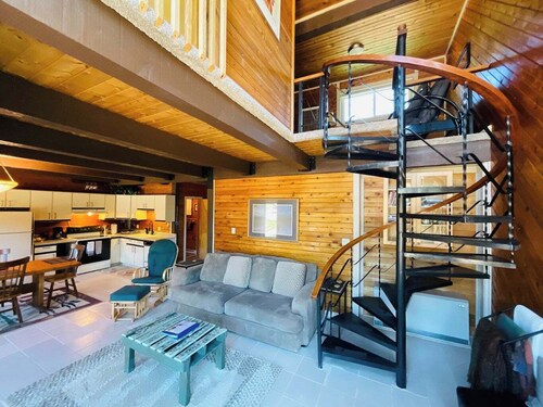 Mountain Home in the Heart of CO