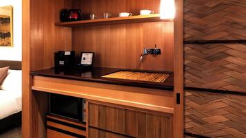 Comfort Twin Room | Private kitchenette | Electric kettle