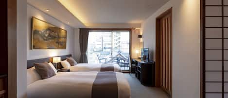 Escritorio, wifi gratis y ropa de cama