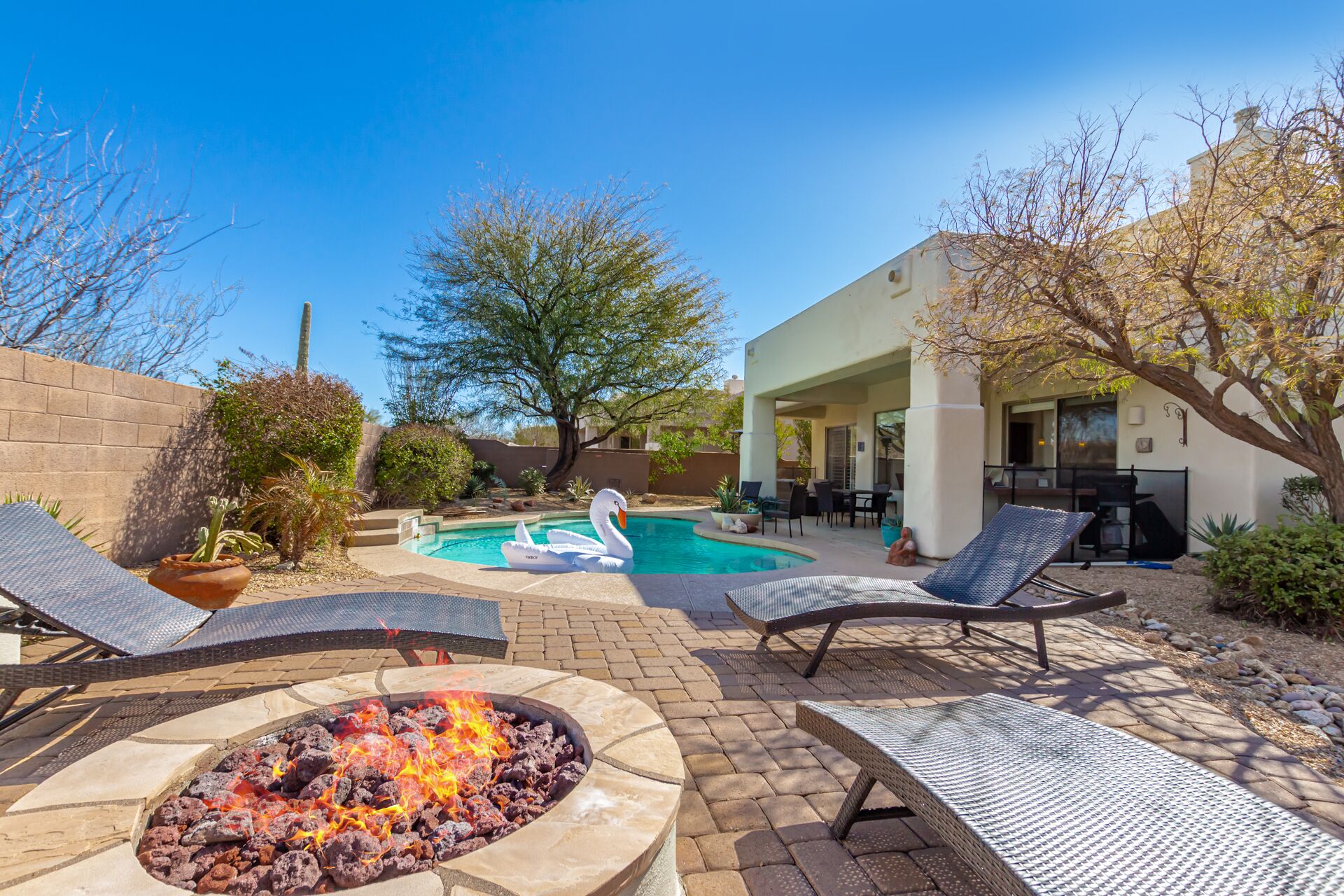 Desert Diamond - Heated Pool - Snowbird Magnet!