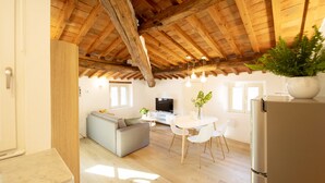Unclassified image, 2 of 31, button - Sibilla Luxury Flat in center town (Lucca)