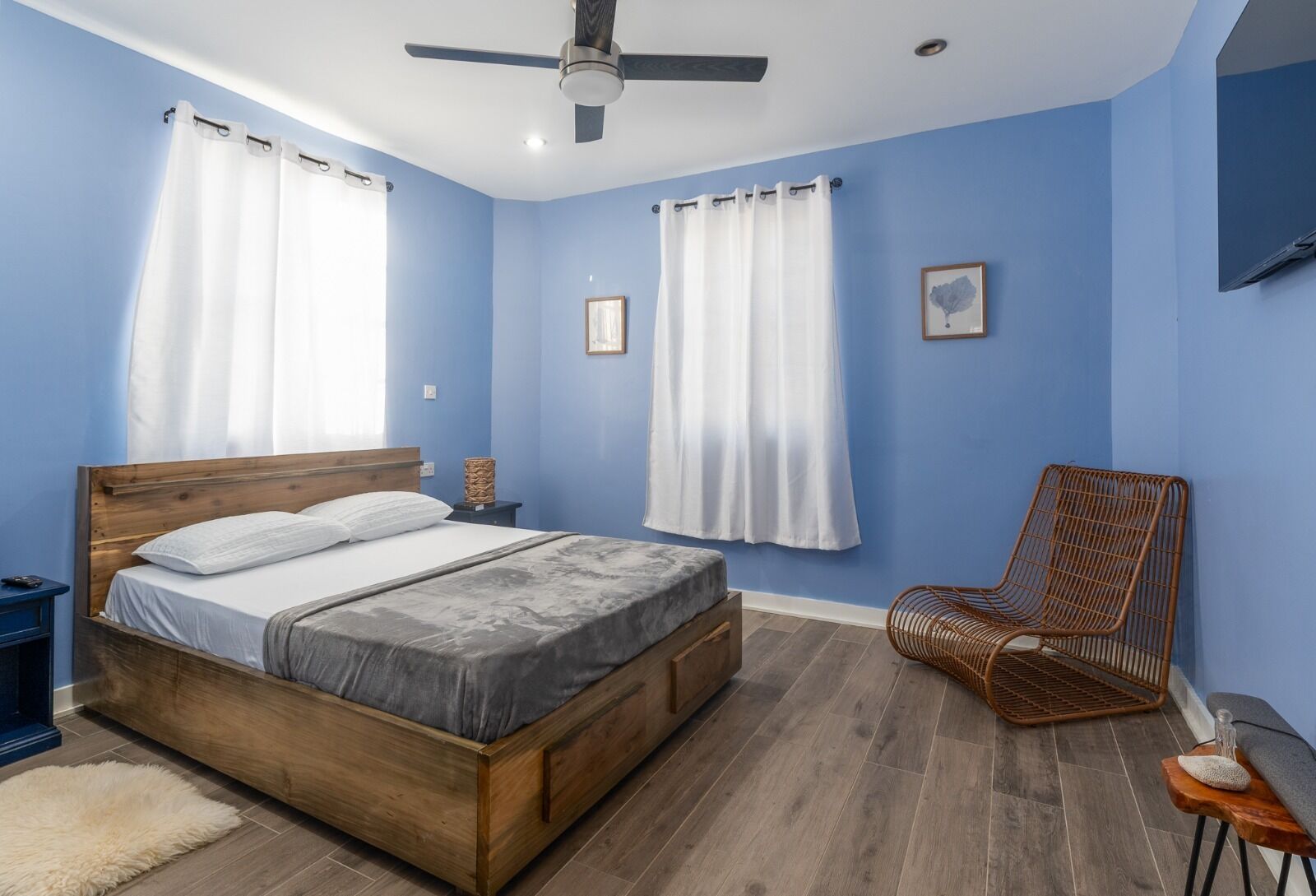 2 bedrooms, bed sheets