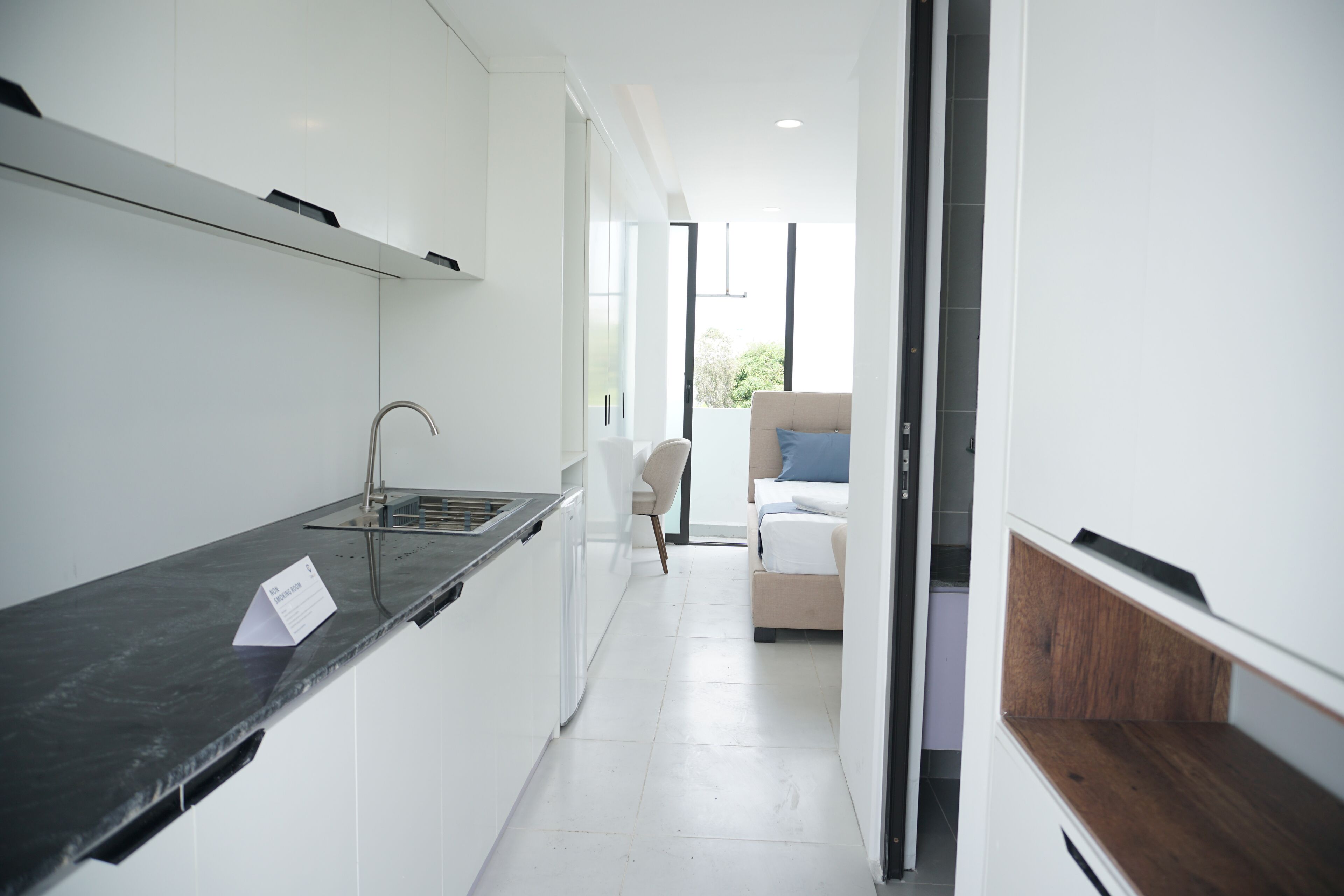 economy studio | free wifi, bed sheets