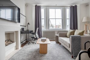 Télévision, chaîne hi-fi