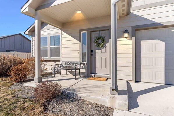 Exterior detail - Western Charm | Caldwell | Hot Tub | Near C of I (Caldwell)