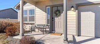 Western Charm | Caldwell | Hot Tub | Near C of I