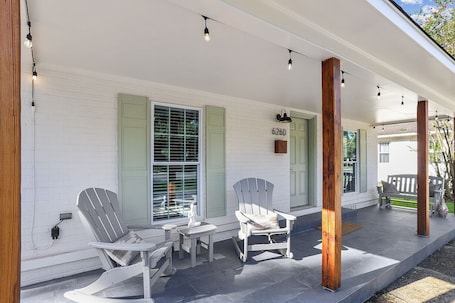 Terrace/patio. The Mid City Haven