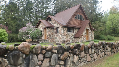 Cozy Countryside Stone House & Pub with 20 acres of outdoor fun!