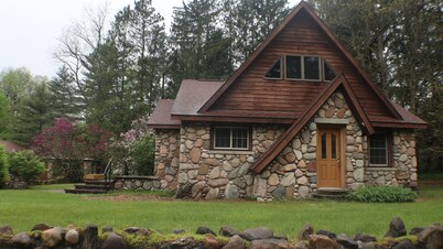 Cozy Countryside Stone House & Pub with 20 acres of outdoor fun!