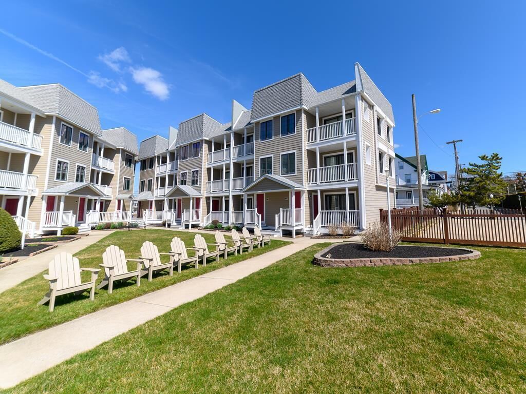 Beachfront Unit in the Capers
