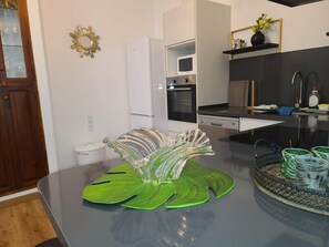 Køleskab, mikrobølgeovn, ovn, opvaskemaskine