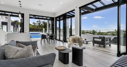 Luxury Mission Bay Oasis with Heated Pool