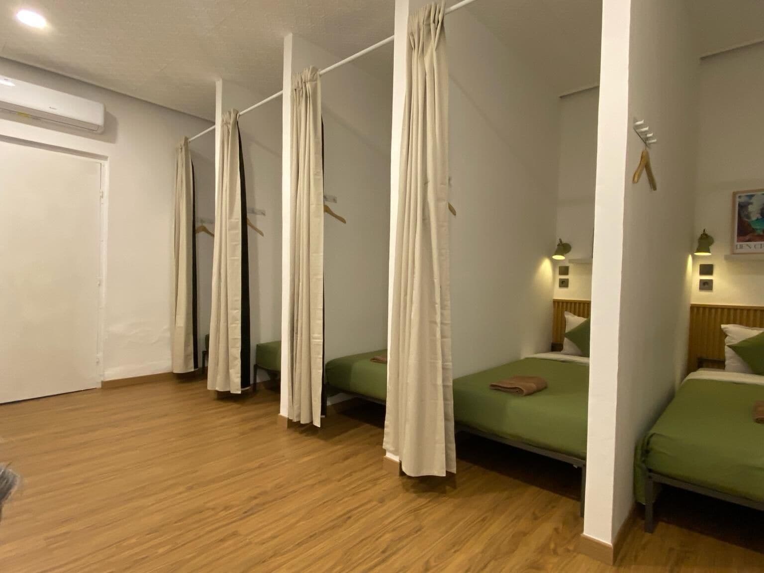 Wifi gratis y ropa de cama 