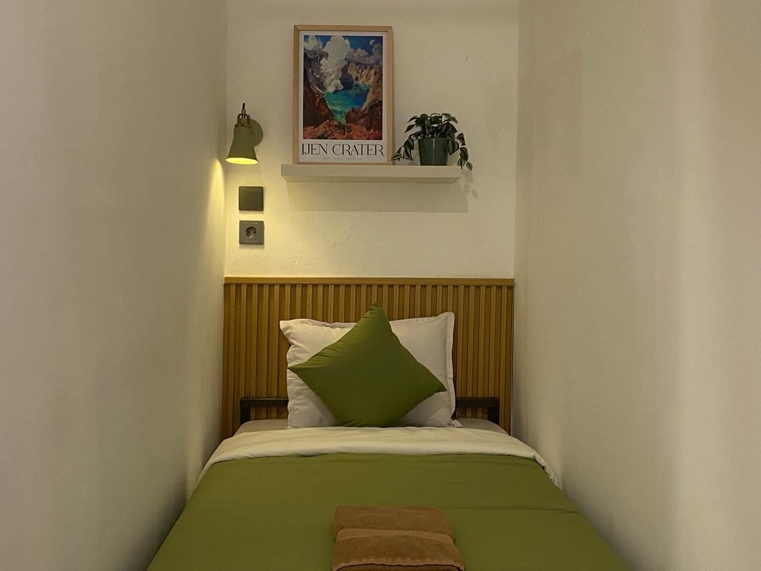 Standard Shared Dormitory | Free WiFi, bed sheets