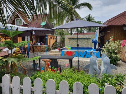 1 min walk to beach Vacation House with pool