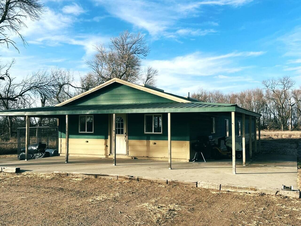 Multipurpose Hunting Lodge + 400 Acres + Sleeps 11