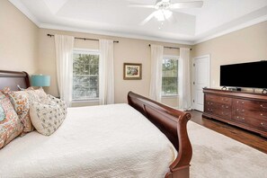 3 bedrooms, iron/ironing board, free WiFi, bed sheets - Close to Island Amenities (Saint Simons Island)
