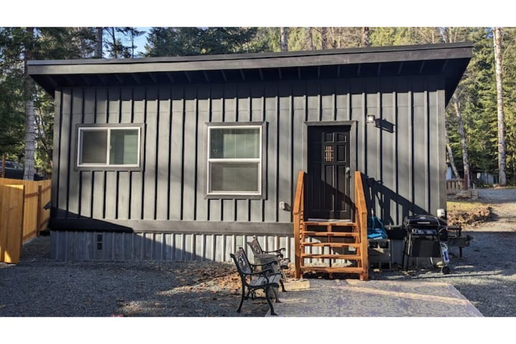 Little Creek cabin minutes away from Mount Rainier national.Park
