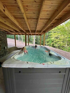 Bain à remous extérieur
