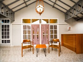 Televisión LED 32 pulgadas con canales de televisión por cable