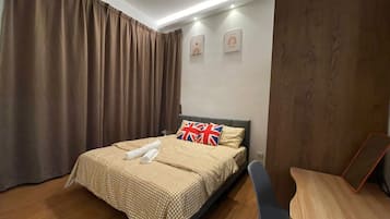 3 chambres, coffres-forts dans les chambres, bureau