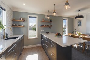 Fridge, microwave, oven, stovetop - Trendy Townhouse - Stunning, modern yet characterful city-fringe townhouse in the heart of The Wood (Nelson)