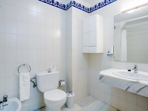 Baignoire, serviettes fournies