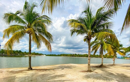 Luxury 2bedrooms Vinhomes Grand Park, Free Airport Pick up