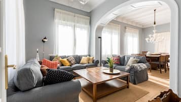 Tv, bordfodbold, bordtennisbord