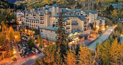 Luxe Penthouse with Great Mountain Access - Hot Tub, High End Style & Furnishings, Family Friendly