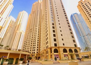 Exterior - Luxury JBR Shams - Full Sea View - Free Beach Resorts Access! (Dubai)