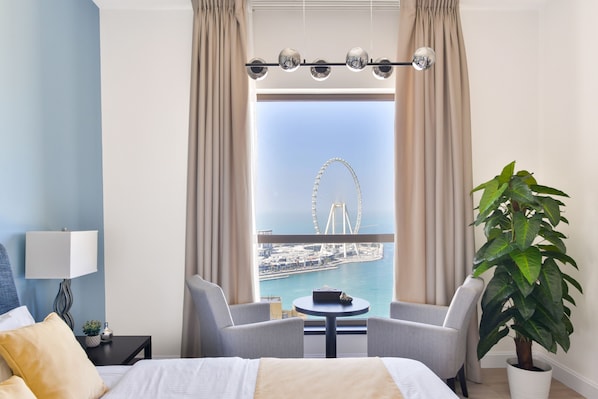 2 bedrooms, in-room safe, desk, iron/ironing board
