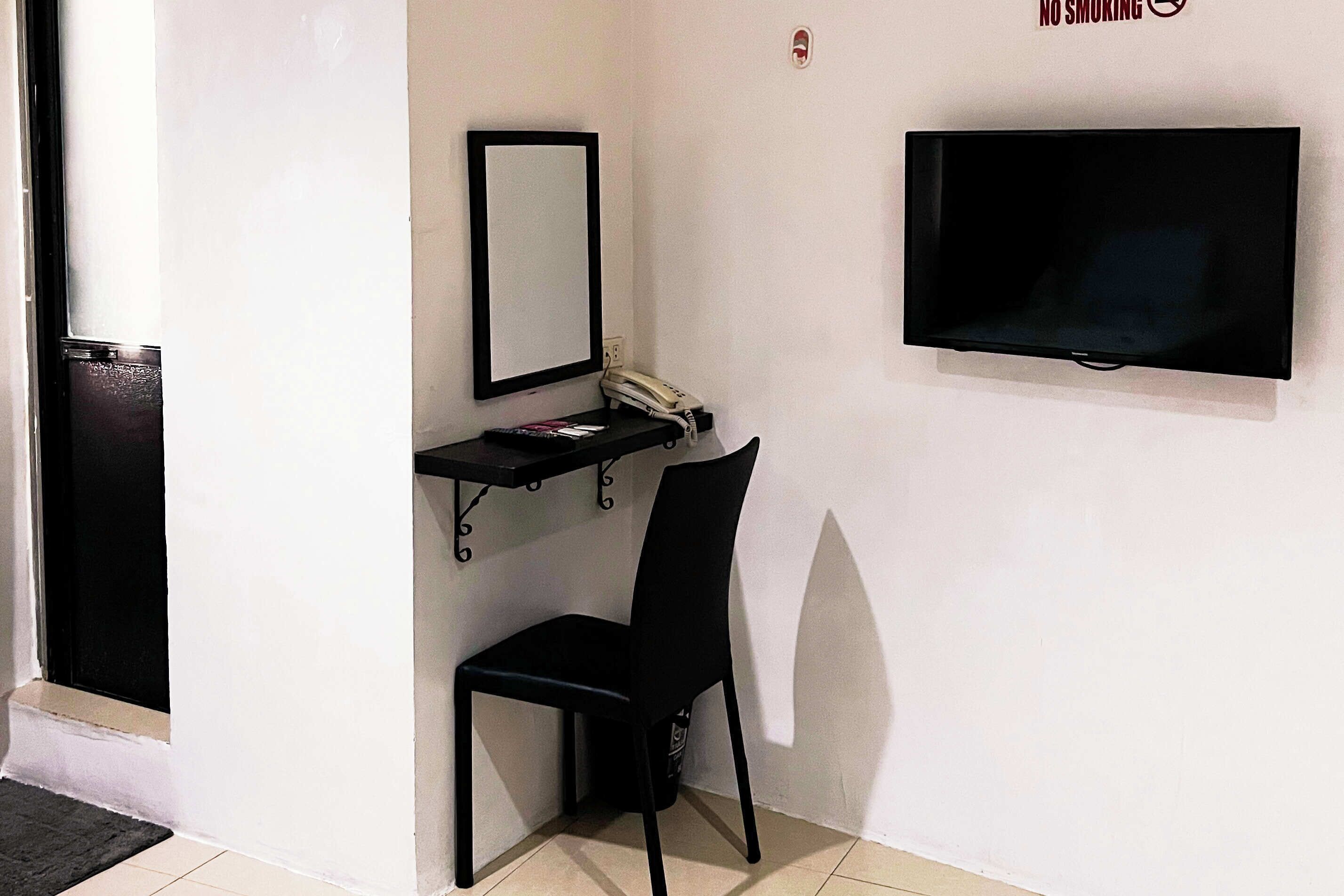 Photo - FB Budgetel Suites