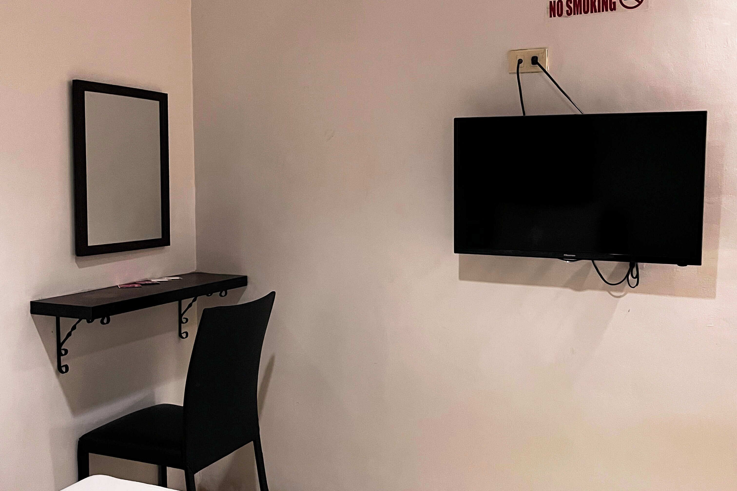 Photo - FB Budgetel Suites