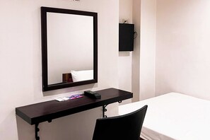 Deluxe Room | Blackout curtains, soundproofing, rollaway beds, free WiFi